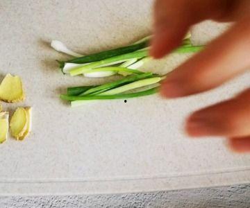 吃哈密瓜敢吃虾吗,敢尝试的美食冒险