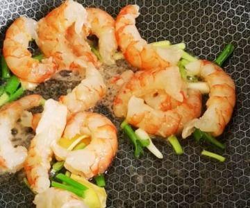 吃哈密瓜敢吃虾吗,敢尝试的美食冒险