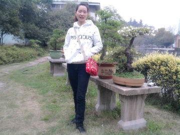 红卫衣吃瓜,揭秘时尚潮流背后的故事