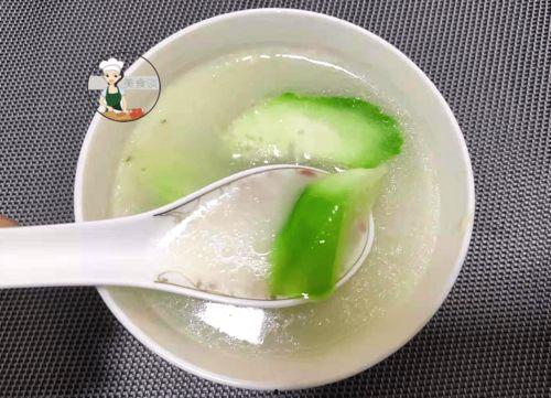 白瓜怎么切丝煮汤吃,家常美味，养生滋补新选择