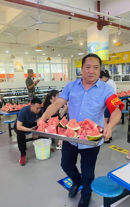 学校吃瓜视频学生,吃瓜视频揭秘校园生活百态