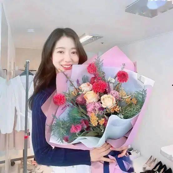 朴信惠吃瓜,娱乐圈的“瓜”为何如此诱人？