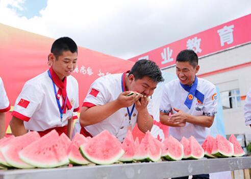 哈尔滨头条吃瓜群众,吃瓜群众热议最新热点事件